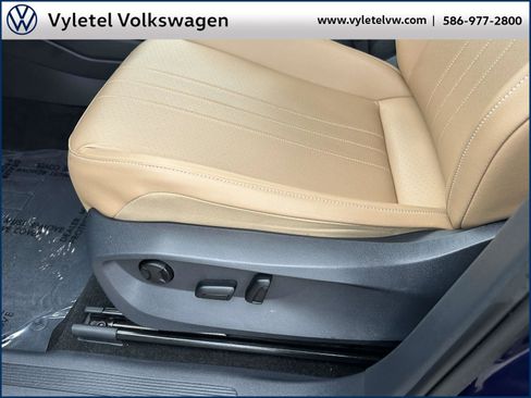 Certified 2022 Volkswagen Tiguan SE image 20