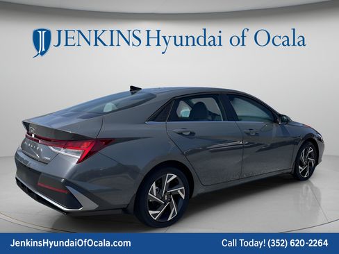 New 2026 Hyundai Elantra Limited FWD image 5