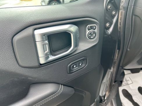 Used 2022 Jeep Gladiator Overland w/ Popular Equipment Package image 8