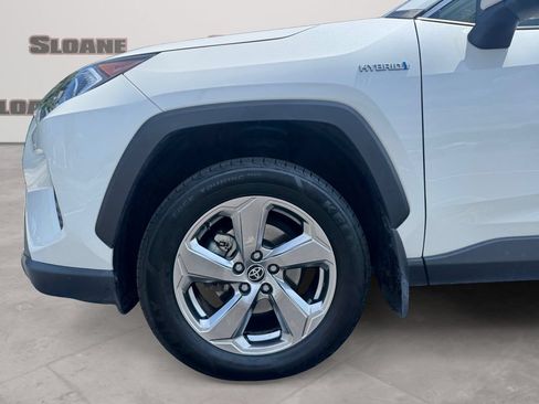 Used 2021 Toyota RAV4 XLE Premium AWD/4WD image 14