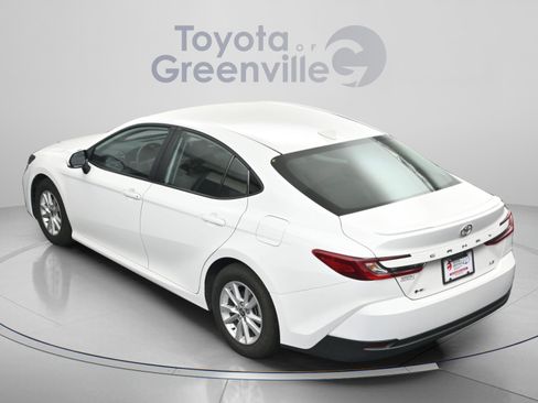 Used 2025 Toyota Camry LE w/ Convenience Package FWD image 9