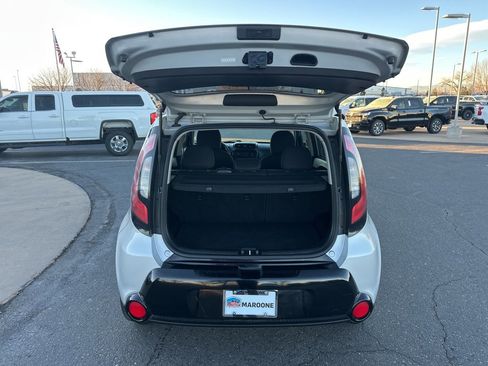 Used 2016 Kia Soul + image 22
