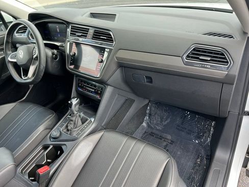 Used 2022 Volkswagen Tiguan SE AWD/4WD image 28