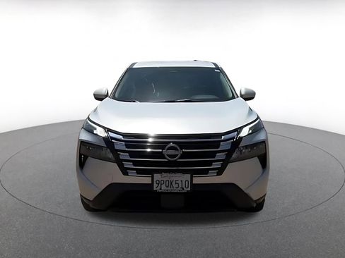Used 2025 Nissan Rogue SV FWD image 4