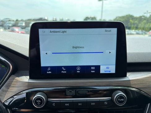Used 2020 Ford Escape Titanium AWD/4WD image 34