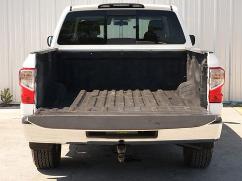 Used 2018 Nissan Titan S w/ S Utility Package image 9