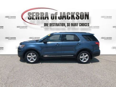 Used 2019 Ford Explorer XLT FWD image 5