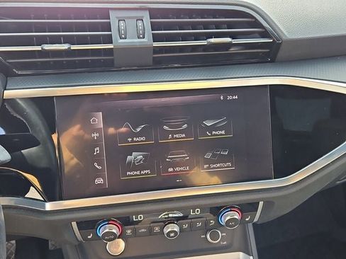 Used 2020 Audi Q3 2.0T Premium w/ Convenience Package image 22