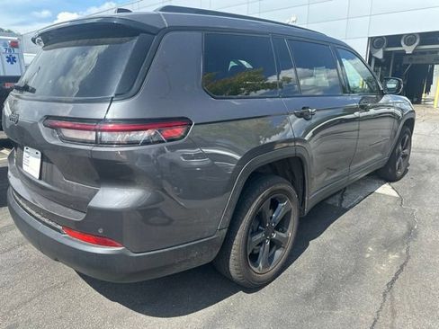 Used 2023 Jeep Grand Cherokee L Altitude AWD/4WD image 3