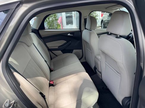 Used 2015 Ford Focus SE FWD image 14