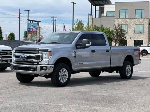 Used 2022 Ford F350 XLT w/ Camper Package AWD/4WD image 5