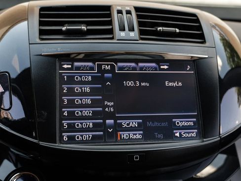 Used 2014 Toyota RAV4 EV FWD image 26