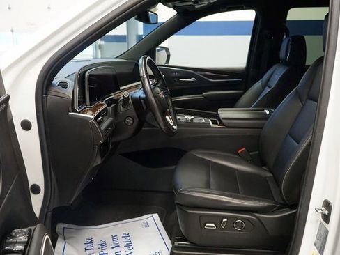 Certified 2022 Cadillac Escalade Luxury image 18