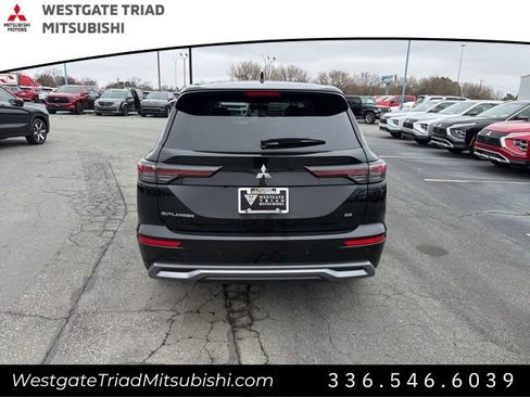 New 2026 Mitsubishi Outlander SE FWD image 7