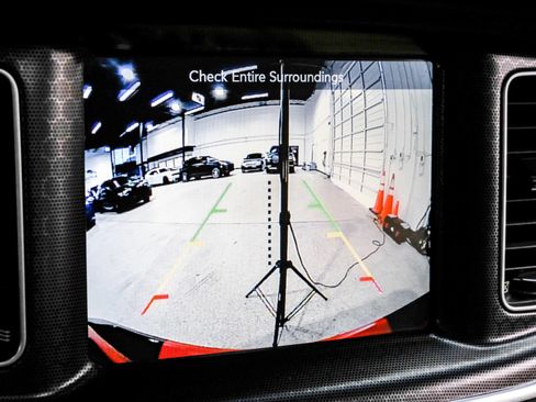 Used 2016 Dodge Charger SRT w/ Harman/Kardon Audio Group RWD image 28