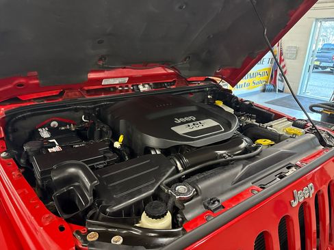 Used 2013 Jeep Wrangler Unlimited Sahara w/ Connectivity Group image 67