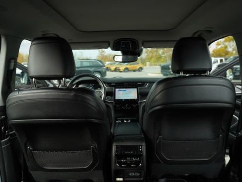 Used 2021 Jeep Grand Cherokee L Limited image 26