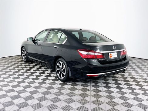 Used 2017 Honda Accord EX-L image 7
