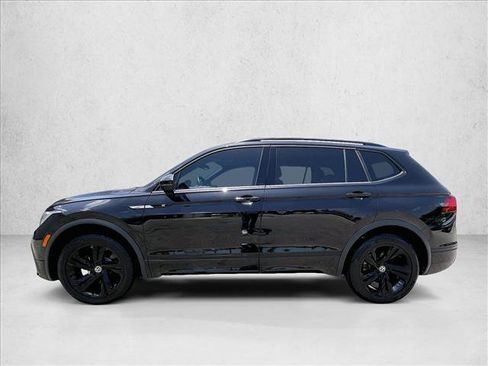 Used 2023 Volkswagen Tiguan SE R-Line FWD image 6