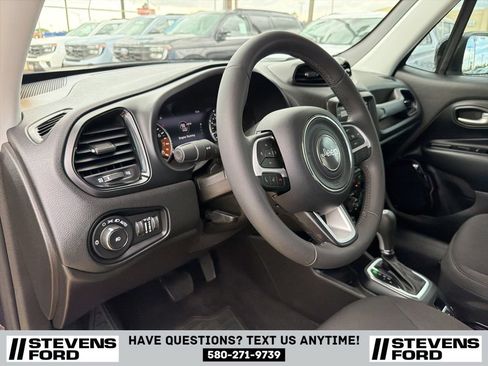 Used 2023 Jeep Renegade Altitude AWD/4WD image 19