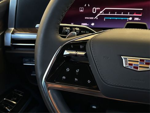 New 2026 Cadillac Escalade ESV Platinum Sport w/ LPO, ONYX Package image 29