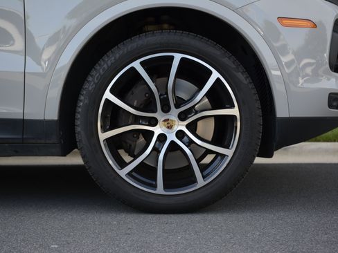Certified 2021 Porsche Cayenne Coupe AWD/4WD image 11
