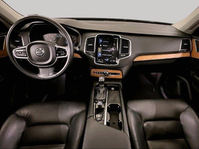 Used 2022 Volvo XC90 T6 Momentum w/ Climate Package AWD/4WD image 14