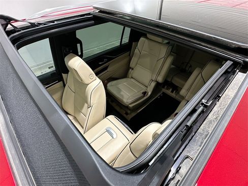 Used 2021 Cadillac Escalade ESV Premium Luxury image 22