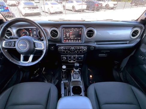 Used 2020 Jeep Wrangler Unlimited Sahara AWD/4WD image 15