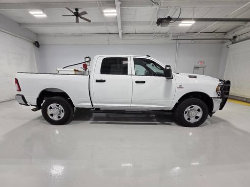 Used 2024 RAM 2500 Tradesman w/ Chrome Appearance Group AWD/4WD image 7