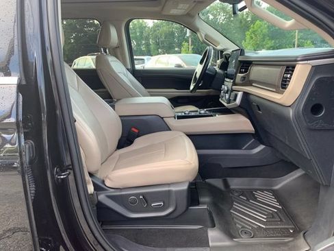 Used 2024 Ford Expedition Max Limited AWD/4WD image 17