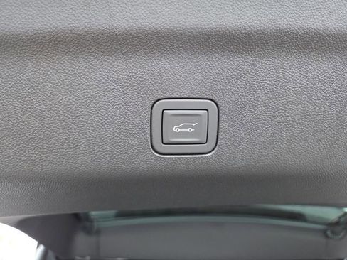 New 2026 GMC Yukon XL AT4 Ultimate w/ LPO, Illumination Package AWD/4WD image 20