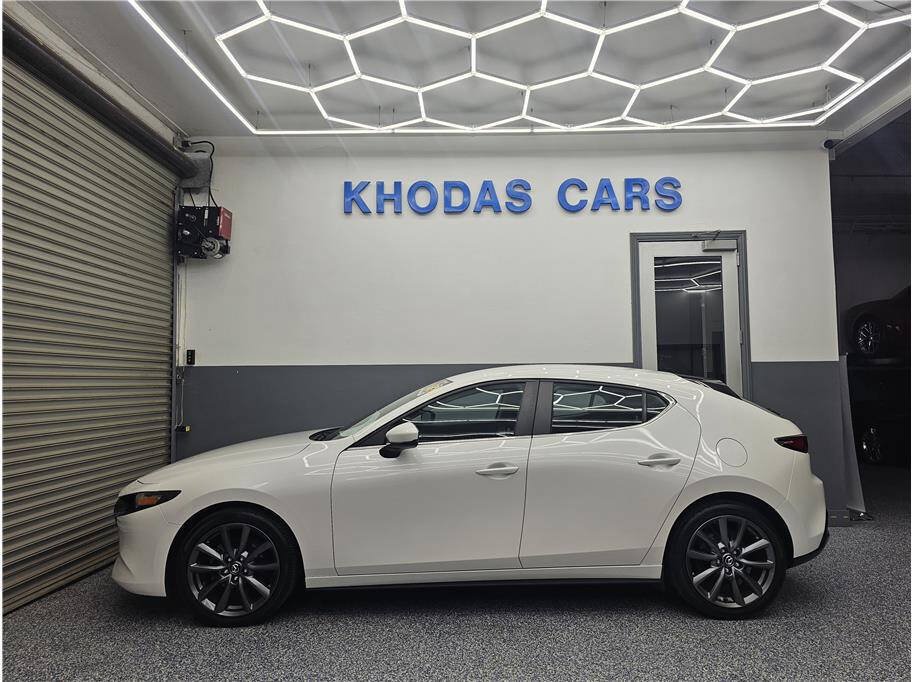 Used 2021 MAZDA MAZDA3 s FWD image 1