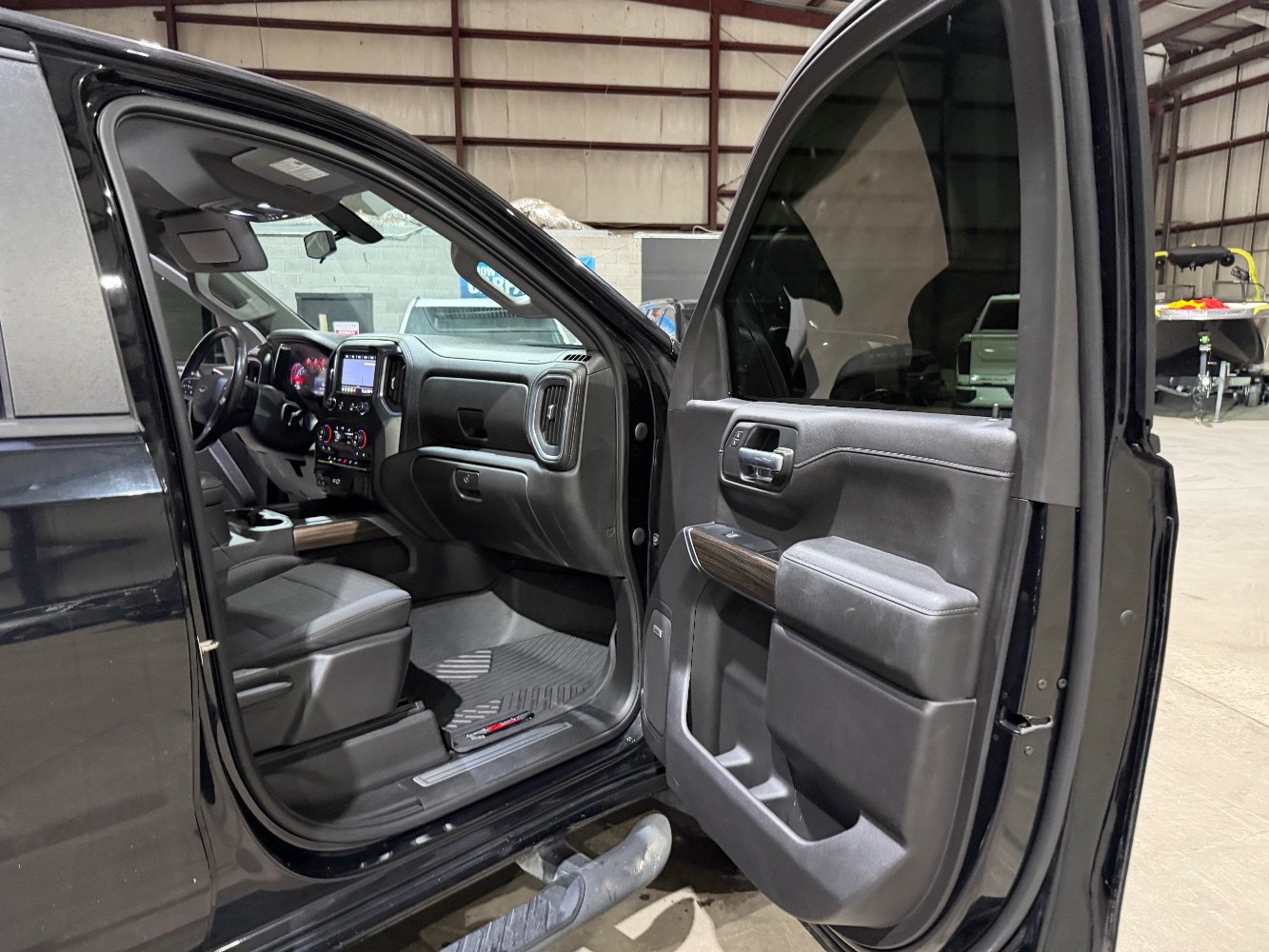 Used 2020 Chevrolet Silverado 1500 LT Trail Boss AWD/4WD image 25