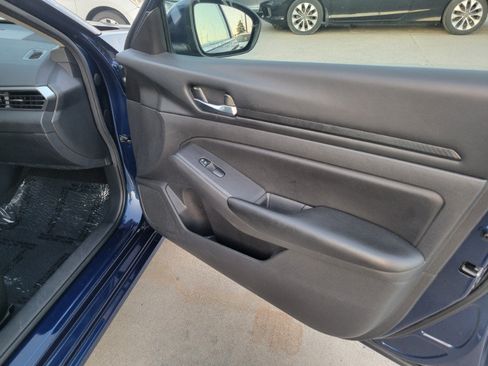 Used 2022 Nissan Altima 2.5 S FWD image 21