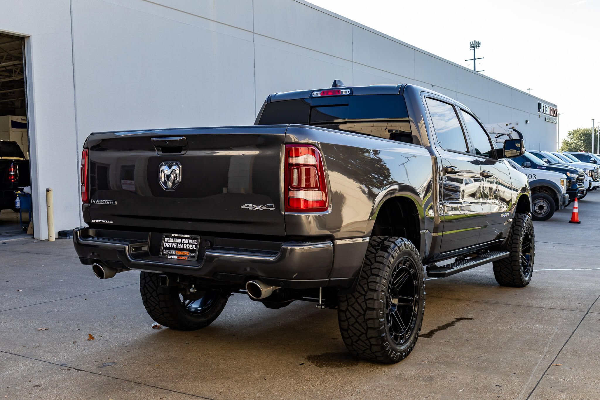 Used 2023 RAM 1500 Laramie AWD/4WD image 10