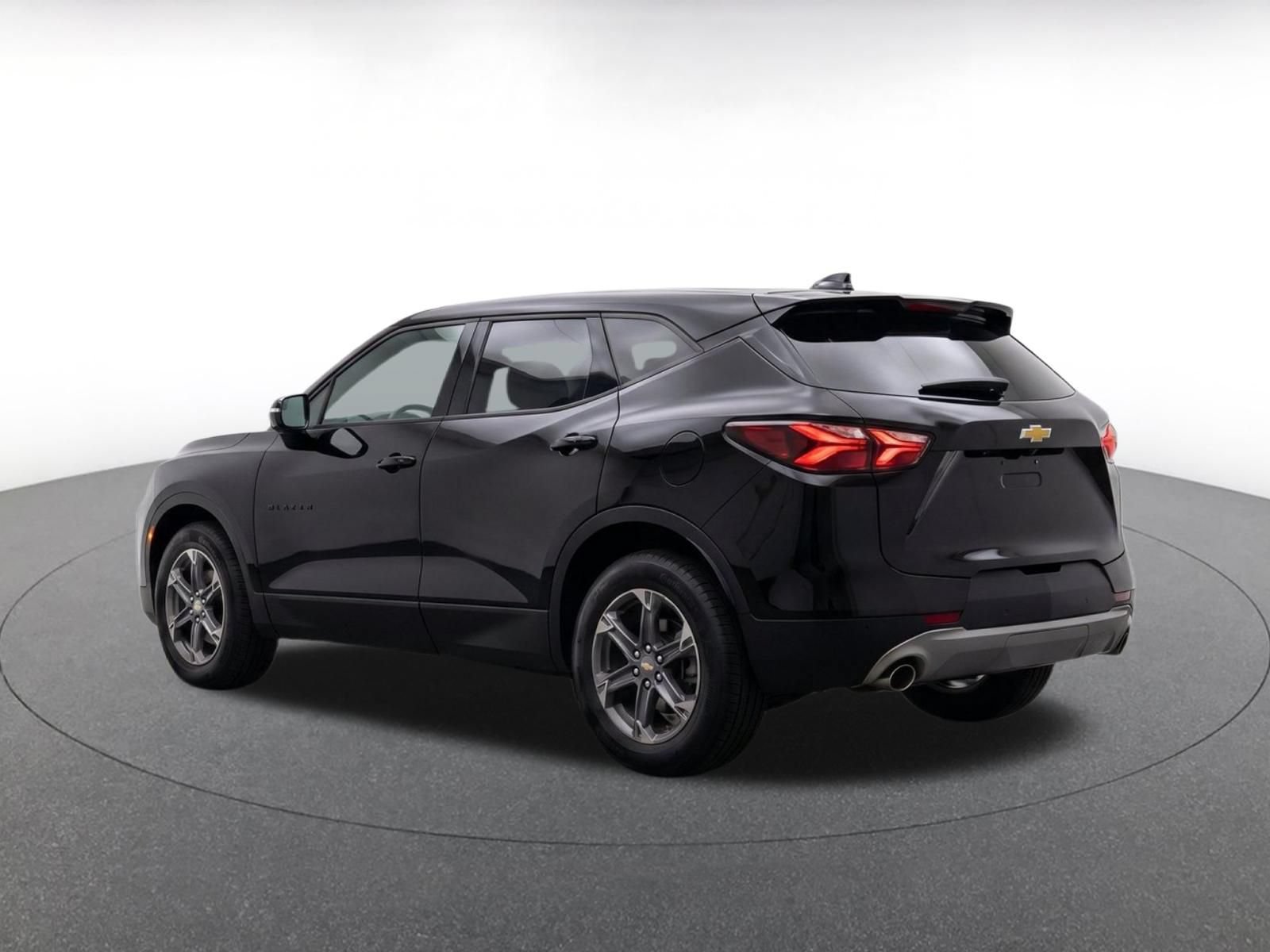 Used 2026 Chevrolet Blazer LT FWD image 6