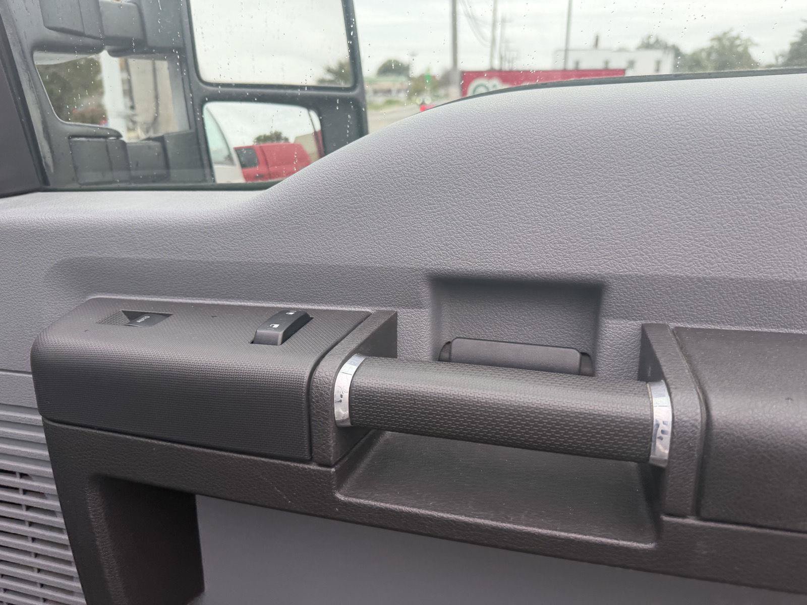 Used 2015 Ford F250 XL w/ Power Equipment Group AWD/4WD image 19