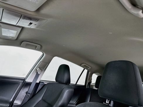 Used 2017 Toyota RAV4 LE FWD image 11