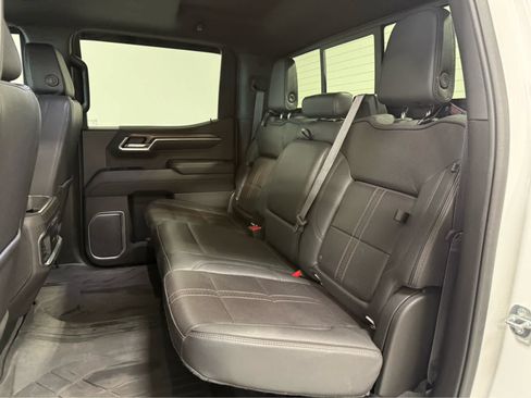 Used 2022 Chevrolet Silverado 1500 High Country w/ High Country Premium Package AWD/4WD image 14