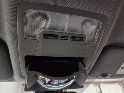 Used 2019 Toyota Highlander LE image 51