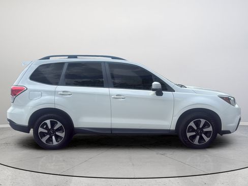 Used 2017 Subaru Forester 2.5i Premium w/ Popular Package #1A AWD/4WD image 6