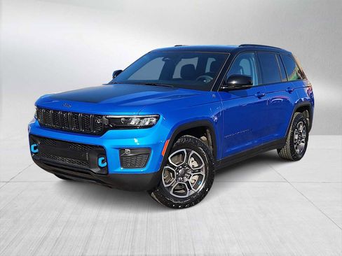 Used 2022 Jeep Grand Cherokee Trailhawk w/ Advanced Protech Group II image 1