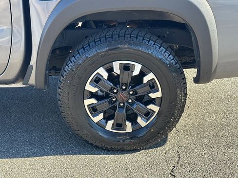 Used 2024 Nissan Frontier PRO-4X image 19