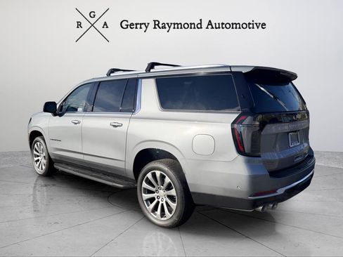 New 2026 Chevrolet Suburban Premier image 4