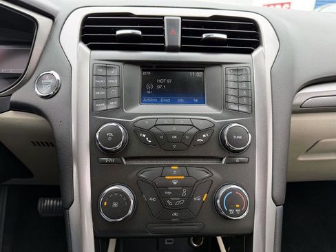 Used 2018 Ford Fusion SE image 20