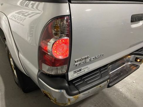 Used 2010 Toyota Tacoma 4x4 Access Cab V6 image 23