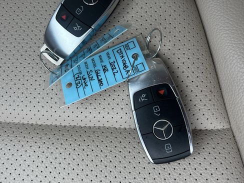 Certified 2022 Mercedes-Benz GLC 300 image 38
