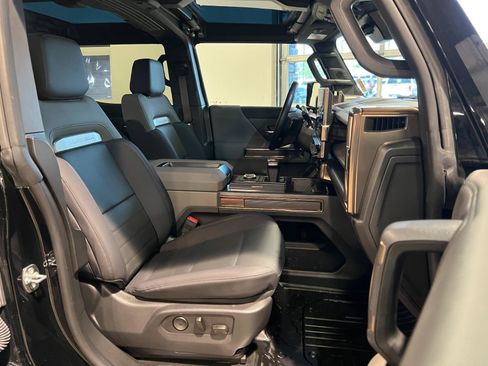Used 2025 GMC Hummer EV 3X w/ LPO, Sport Package AWD/4WD image 42