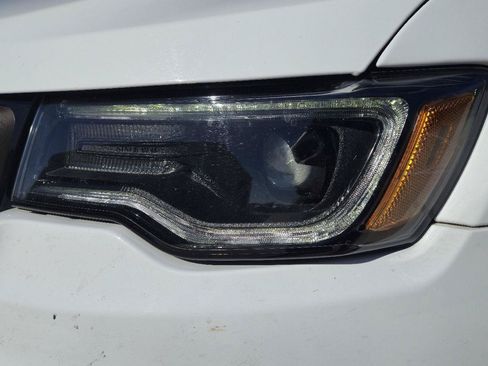 Used 2017 Jeep Grand Cherokee Limited 75th Anniversary AWD/4WD image 10